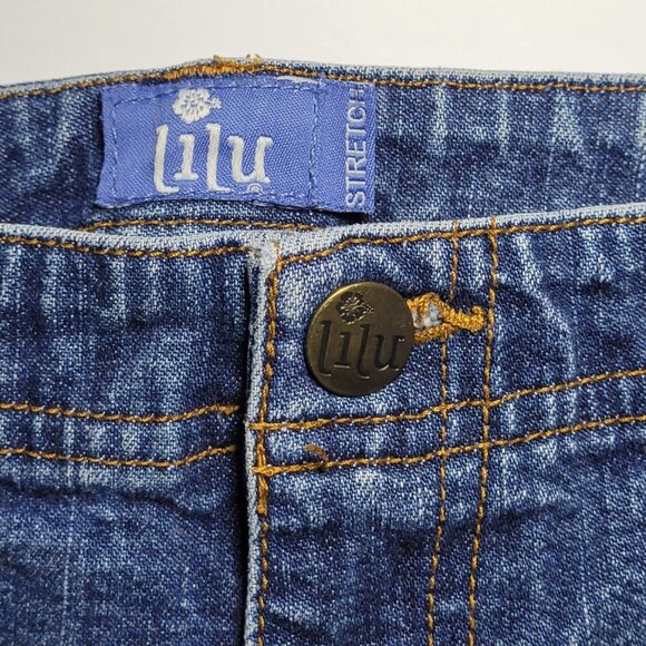 Lilu Womens Junior Blue Denim Cotton Shorts with Embroidered Pockets Size 13 - Picture 4 of 14